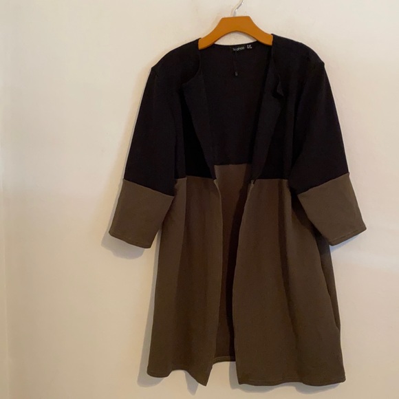 BOOHOO BROWN & BLACK BLOUSE SIZE 16